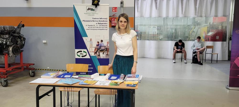 Zdjęcie galerii artykułu: Giełda Pracy w Zespole Szkół Mechanicznych w Białymstoku - stoisko Centrum - Giełda Pracy w Zespole Szkół Mechanicznych w Białymstoku - stoisko Centrum